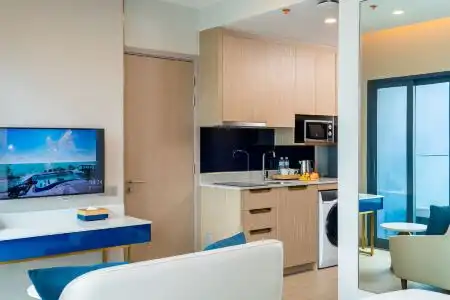 S Sriracha & Residence - 130