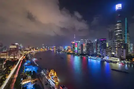 Artist on the Bund - 1