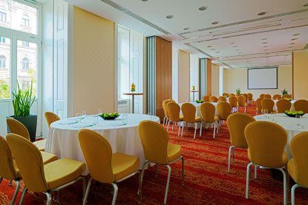 Courtyard by Marriott Budapest City Center - 7