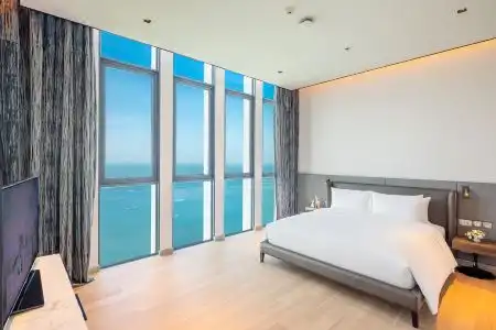 S Sriracha & Residence - 68