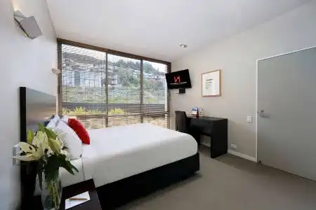 Swiss-Belsuites Pounamu - 51