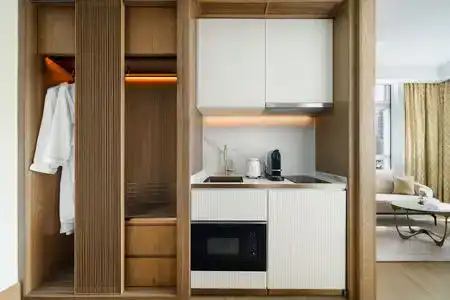 Lanson Place - 1