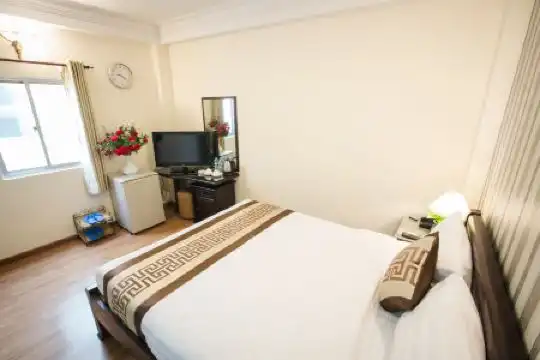 Minh Thư - 24