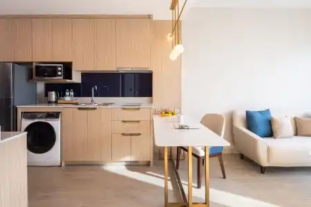 S Sriracha & Residence - 116