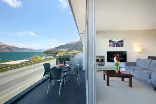 Swiss-Belsuites Pounamu - 65