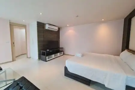 The Baycliff Residences - 17