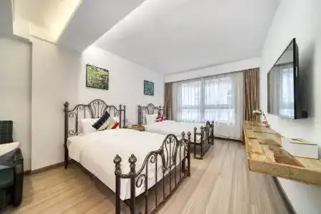 Tranquil Inn - 3