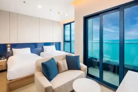 S Sriracha & Residence - 122