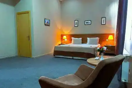 The Family - Free Massage - 48