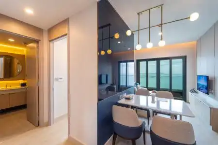 S Sriracha & Residence - 88