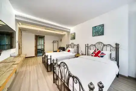 Tranquil Inn - 4