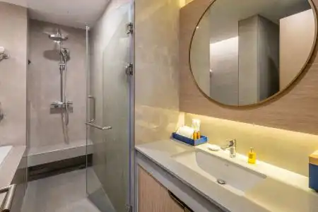 S Sriracha & Residence - 127