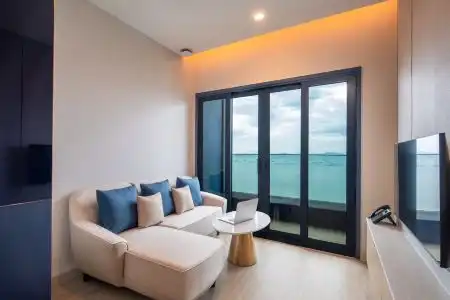 S Sriracha & Residence - 81