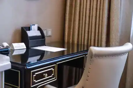 Crowne Plaza - 23