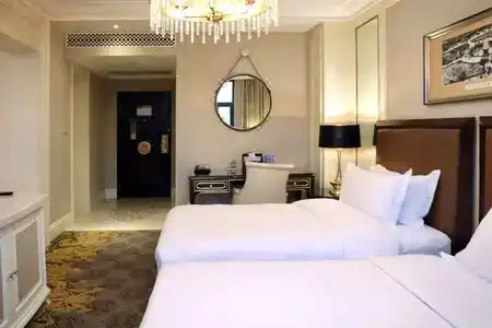 Crowne Plaza - 49