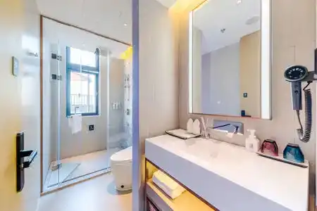 GreenTree Inn Pudong Airport Huaxia East Road Lingkong Road Metro Station Express - 27