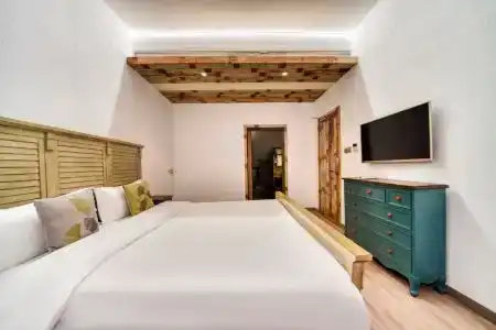 Tranquil Inn - 33