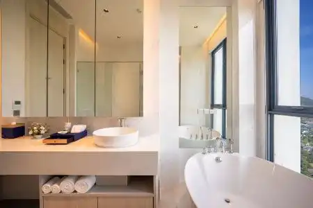 S Sriracha & Residence - 77