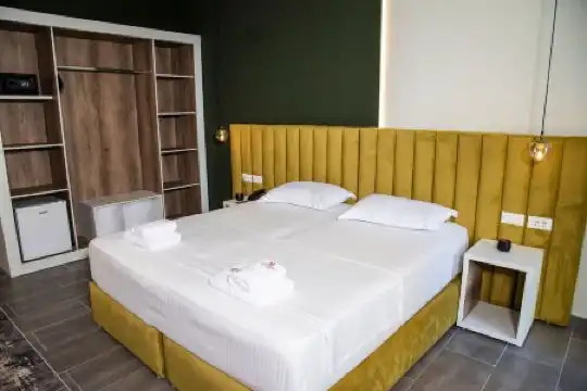 Queen Hostel - 11