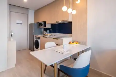 S Sriracha & Residence - 117