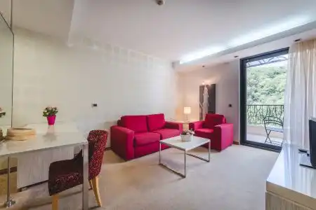 HEC Residence - 98