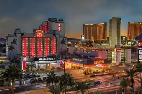 Oyo And Casino Las Vegas - 39
