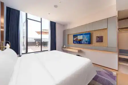 GreenTree Inn Pudong Airport Huaxia East Road Lingkong Road Metro Station Express - 24
