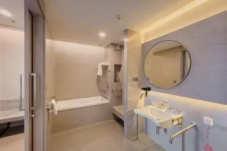 S Sriracha & Residence - 141