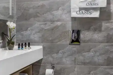 Oasis - 84