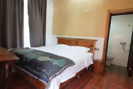 Longquan Inn - 101