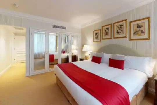 Cheval Thorney Court at Hyde Park - 15