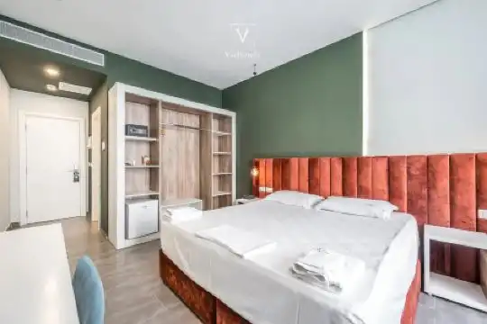 Queen Hostel - 0