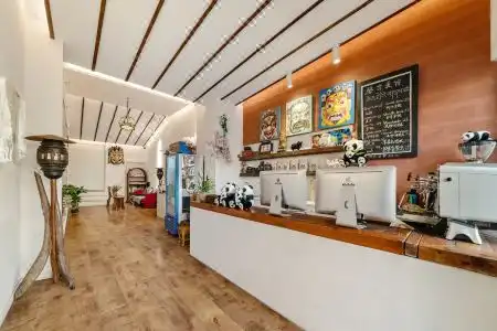 Qintai Tibetan Culture Boutique - 3