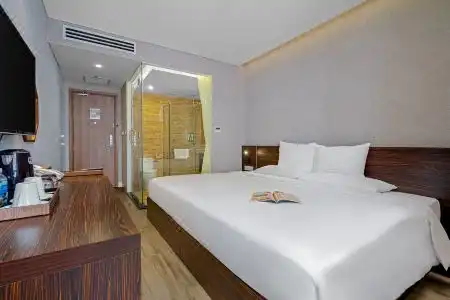 EMERALD BAY & SPA - 13