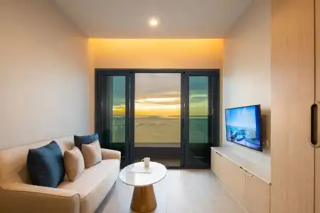 S Sriracha & Residence - 118