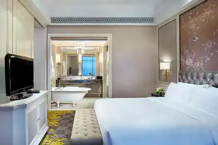 Crowne Plaza - 26