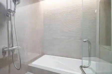 S Sriracha & Residence - 90