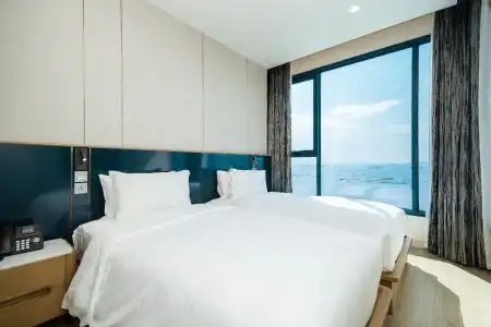 S Sriracha & Residence - 111