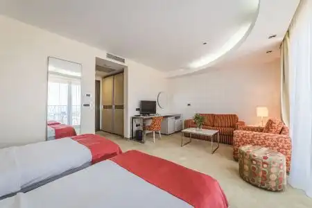 HEC Residence - 85