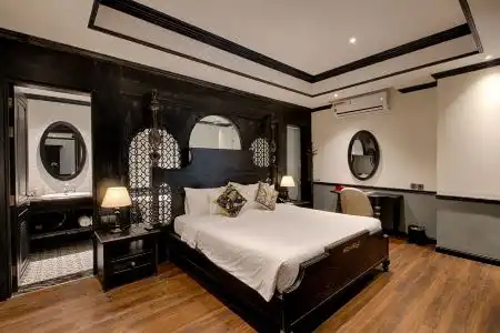 Monarque Danang - 29