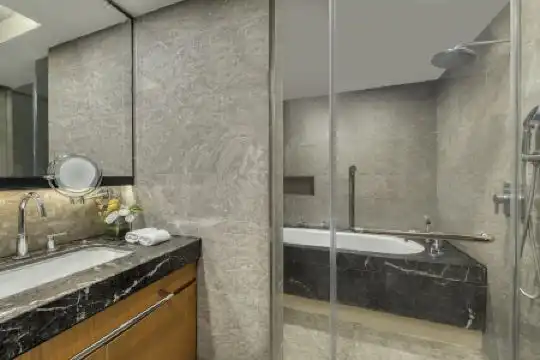 Ascott Ifc - 83
