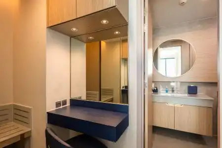 S Sriracha & Residence - 121