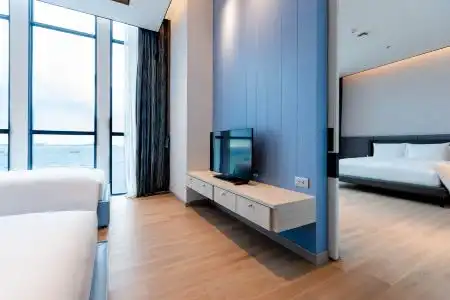 S Sriracha & Residence - 73