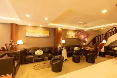 Airport Saigon - Gần ẩm thực đêm chợ Phạm Văn Hai - 3