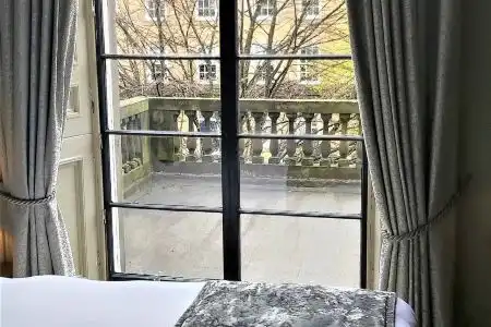 No. 11 Boutique & Brasserie - 41