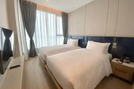 S Sriracha & Residence - 112