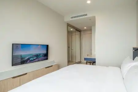 S Sriracha & Residence - 85