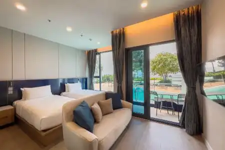 S Sriracha & Residence - 135