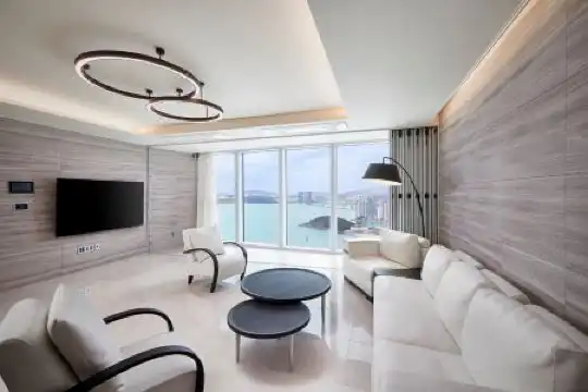 Grand Lct Residence - 92