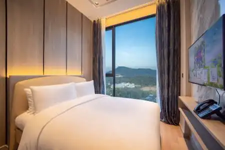 S Sriracha & Residence - 70